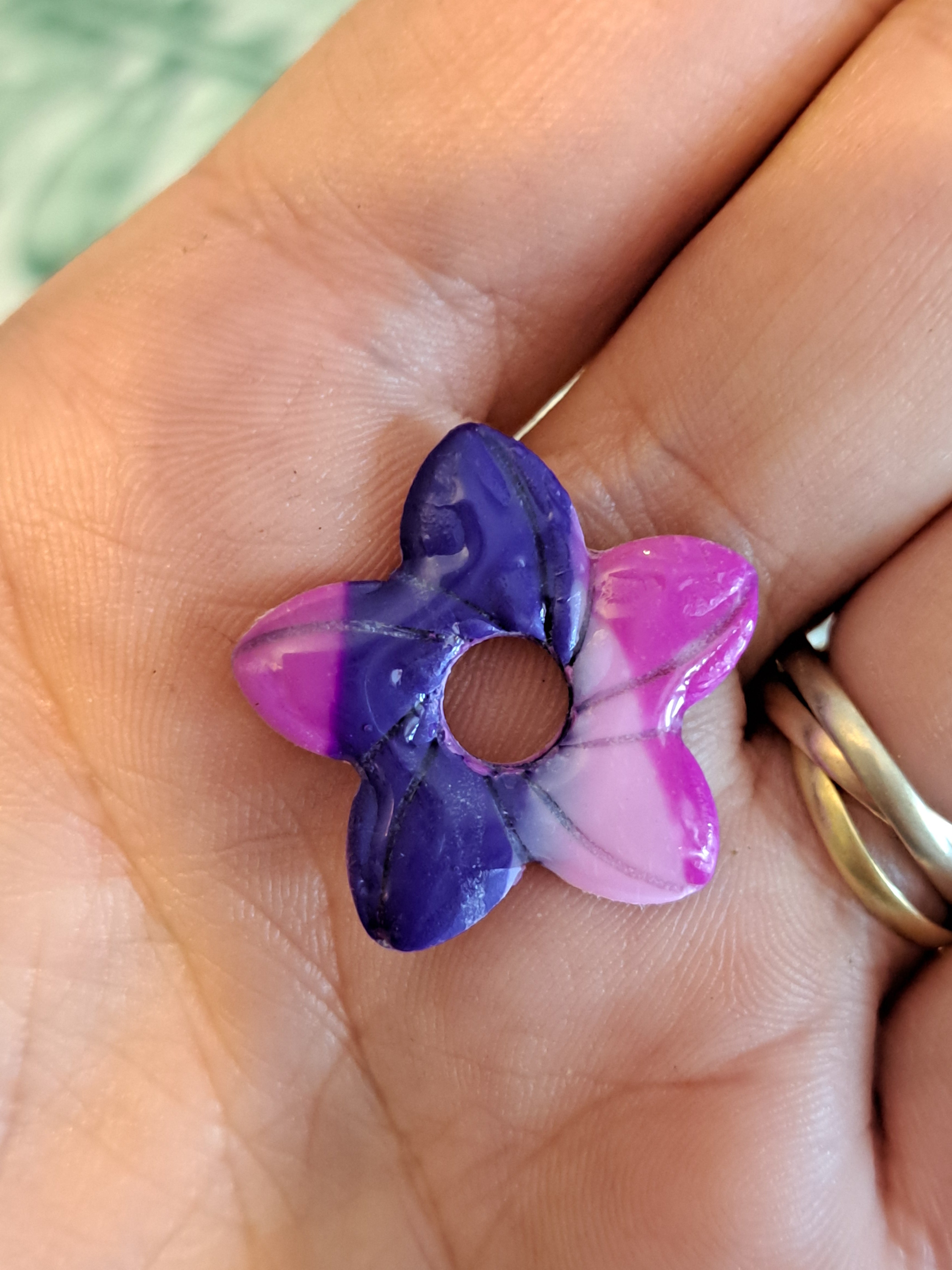 TIARÉ rose violette